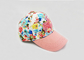 Cô gái mũ thêu bóng chày màu hồng với hoa in và thêu 3D