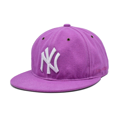 Mũ Snapback màu hồng có cạnh phẳng với tự đóng vải và logo thêu 3D