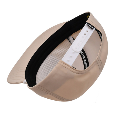 Mũ Snapback nhẹ, dễ thở, với nút đóng bằng nhựa và miếng dán thêu