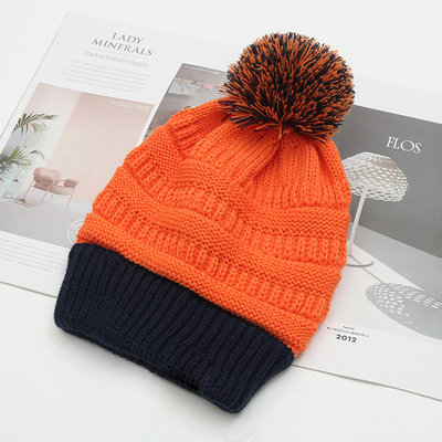 Mũ mùa thu mùa đông phù hợp đan đan Skully Thời trang ấm áp với Pompom Fur Pom Pom Pom Cho phụ nữ hai màu thời trang Beanie