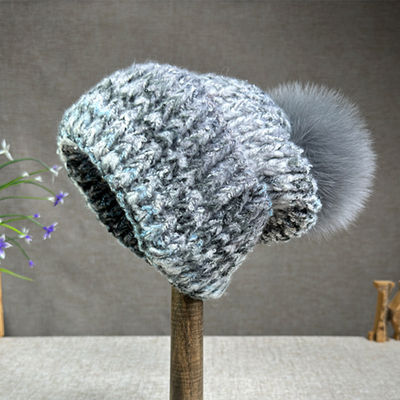 2024 Mũ mới Phụ nữ Mũ đan Cashmere Mùa thu / Mùa đông Lông cáo Mũ Pompom Mũ cong cạnh màu bảo vệ Mũ tai