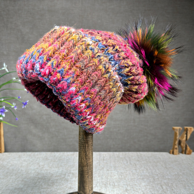 2024 Mũ mới Phụ nữ Mũ đan Cashmere Mùa thu / Mùa đông Lông cáo Mũ Pompom Mũ cong cạnh màu bảo vệ Mũ tai