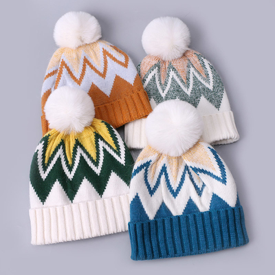 Custom thêu đúc nón mùa đông đan dải mô hình ấm áp mềm Pompom Puff in nón nhà sản xuất